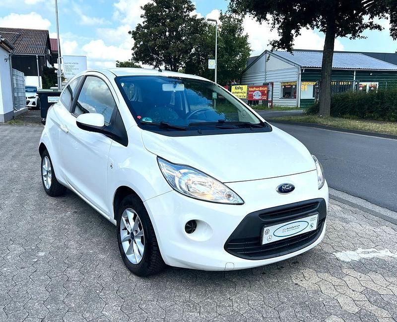 Weiß Gebraucht 2015 Ford Ka Cool & Sound Edition Kleinwagen | 5.900 € (Fairer Preis) - Bild 1/4