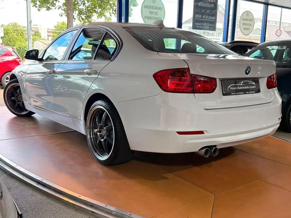Gebraucht BMW 328 Luxury Line 245 PS (180 kW) 2014 Alpinweiss iii Limousine