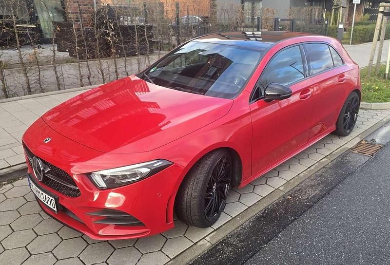 Gebraucht Mercedes A200 AMG line 163 PS (119 kW) 2018 Rot Limousine