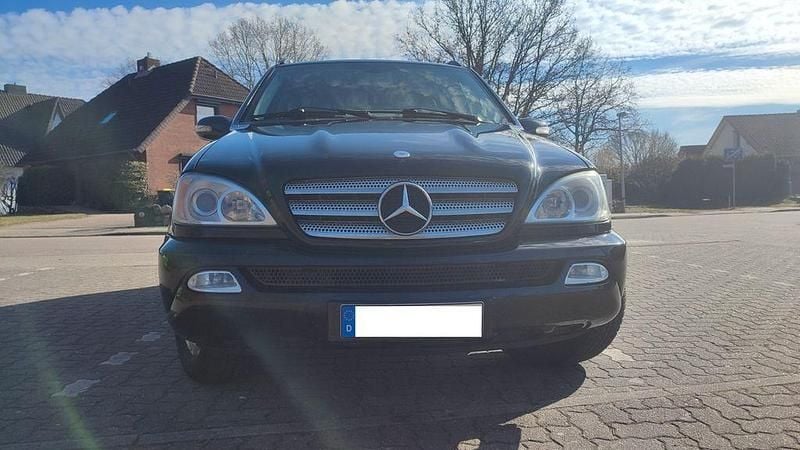 Gebraucht Mercedes ML270 163 PS (119 kW) 2004 Schwarz SUV