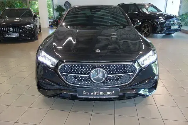 Gebraucht Mercedes E220 AMG line 197 PS (144 kW) 2025 Lack graphitgrau Limousine