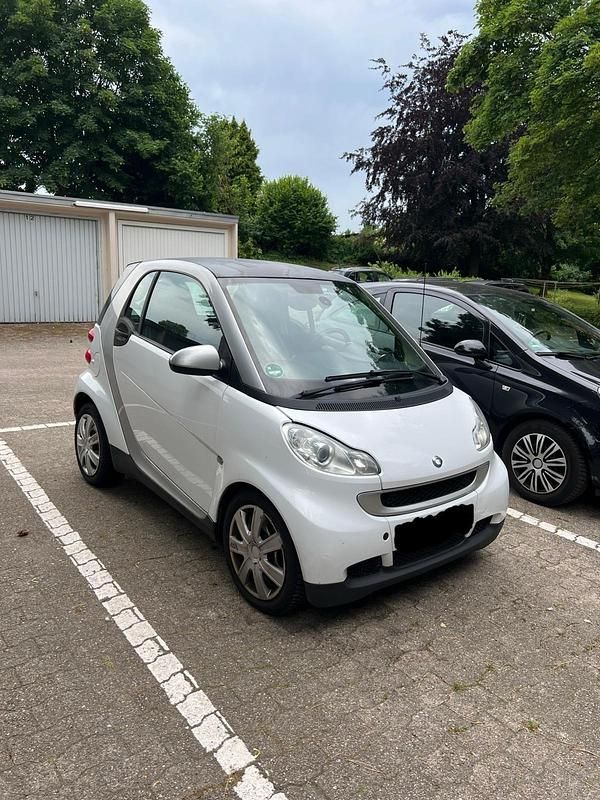 Weiß Gebraucht 2011 Smart ForTwo Coupé Coupé | 3.199 € (Guter Preis) - Bild 1/4