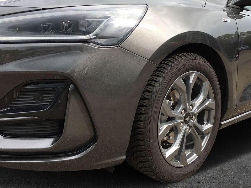 Gebraucht Ford Focus ST-Line 155 PS (114 kW) 2023 Magnetic grau metallic Kombi