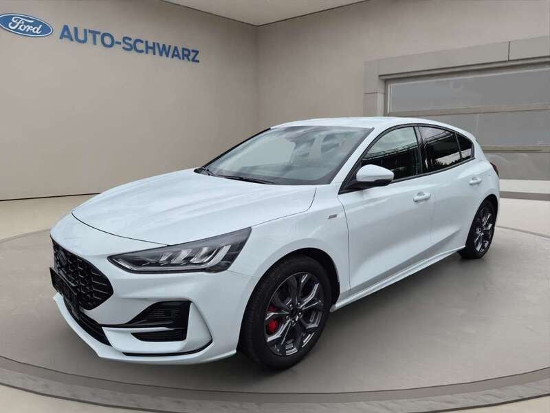 Weiß Gebraucht 2023 Ford Focus ST-Line Limousine | 20.800 € (Fairer Preis) - Bild 1/4