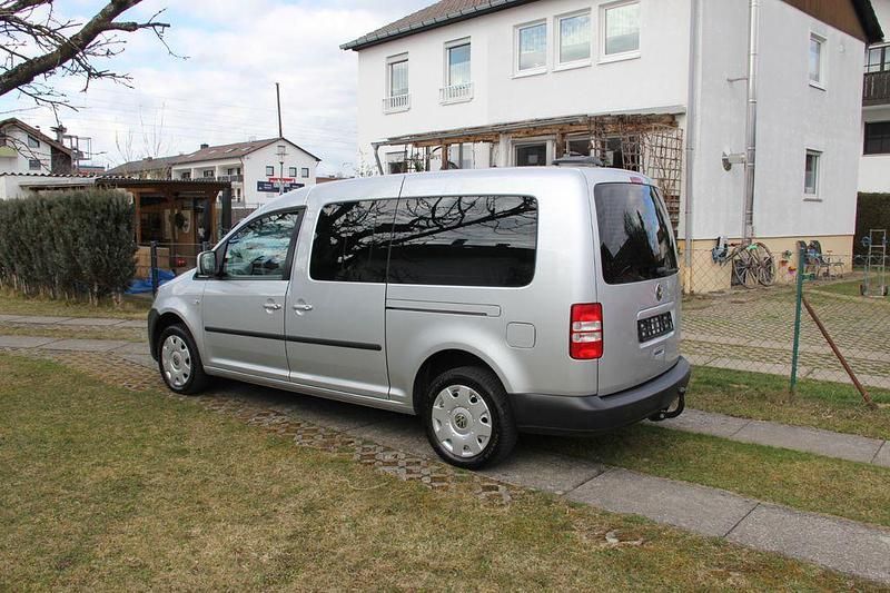 Gebraucht VW Caddy Maxi 140 PS (102 kW) 2014 Reflexsilber Van / Kleinbus