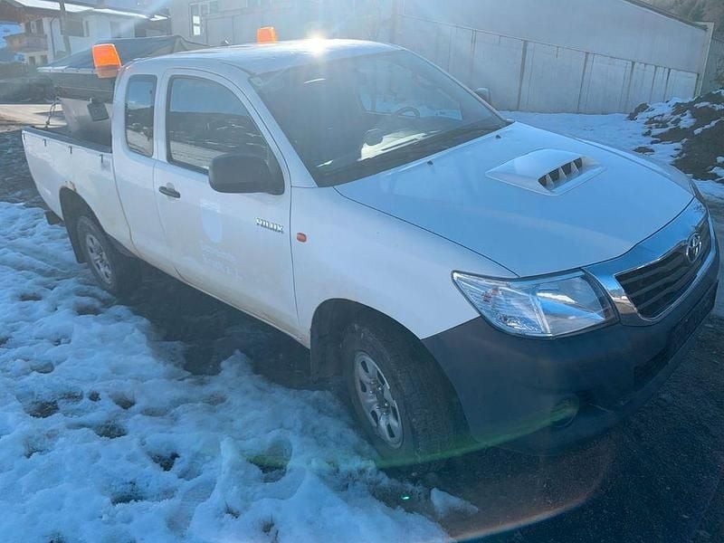 Gebraucht Toyota HiLux 144 PS (105 kW) 2013 Weiß Abholung
