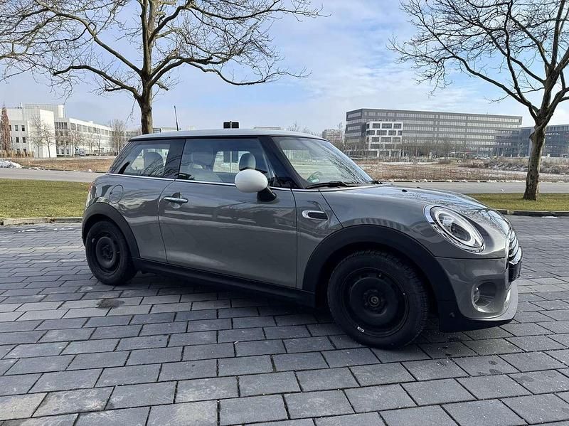 Gebraucht Mini Cooper 136 PS (100 kW) 2019 Grau Kleinwagen