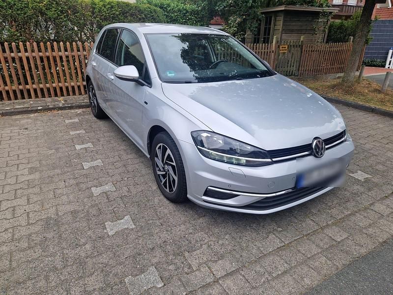 Grau Gebraucht 2018 VW Golf VII Kombi | 14.500 € (Fairer Preis) - Bild 1/4