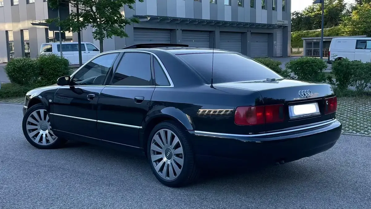 Gebraucht Audi A8 Basis 179 PS (131 kW) 2000 Schwarz Limousine