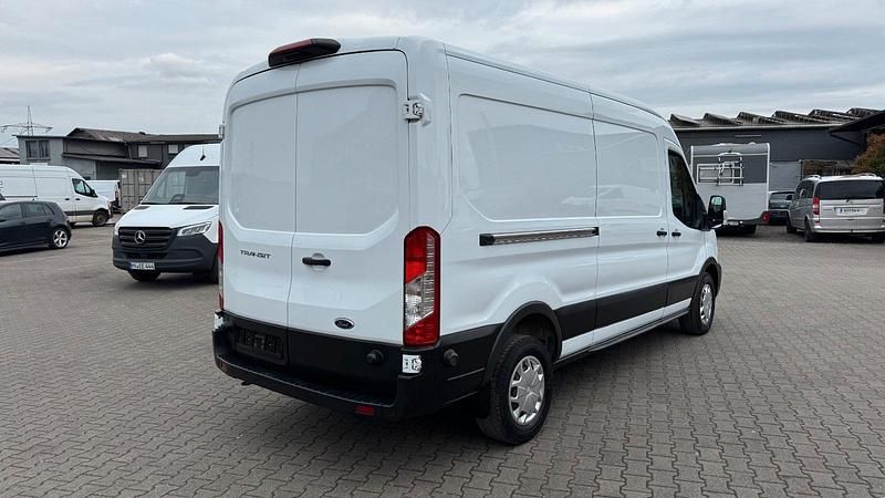 Gebraucht Ford Transit 131 PS (96 kW) 2022 Weiß Van / Kleinbus
