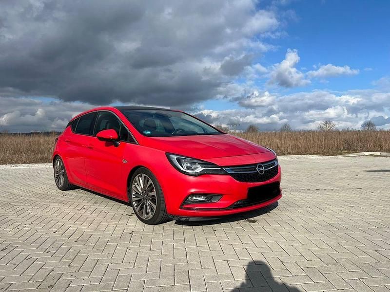 Gebraucht Opel Astra Innovation 150 PS (110 kW) 2015 Rot Limousine