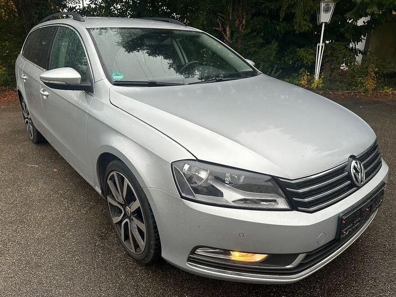 Silber Gebraucht 2012 VW Passat Comfortline Kombi | 6.290 € (Fairer Preis) - Bild 1/4