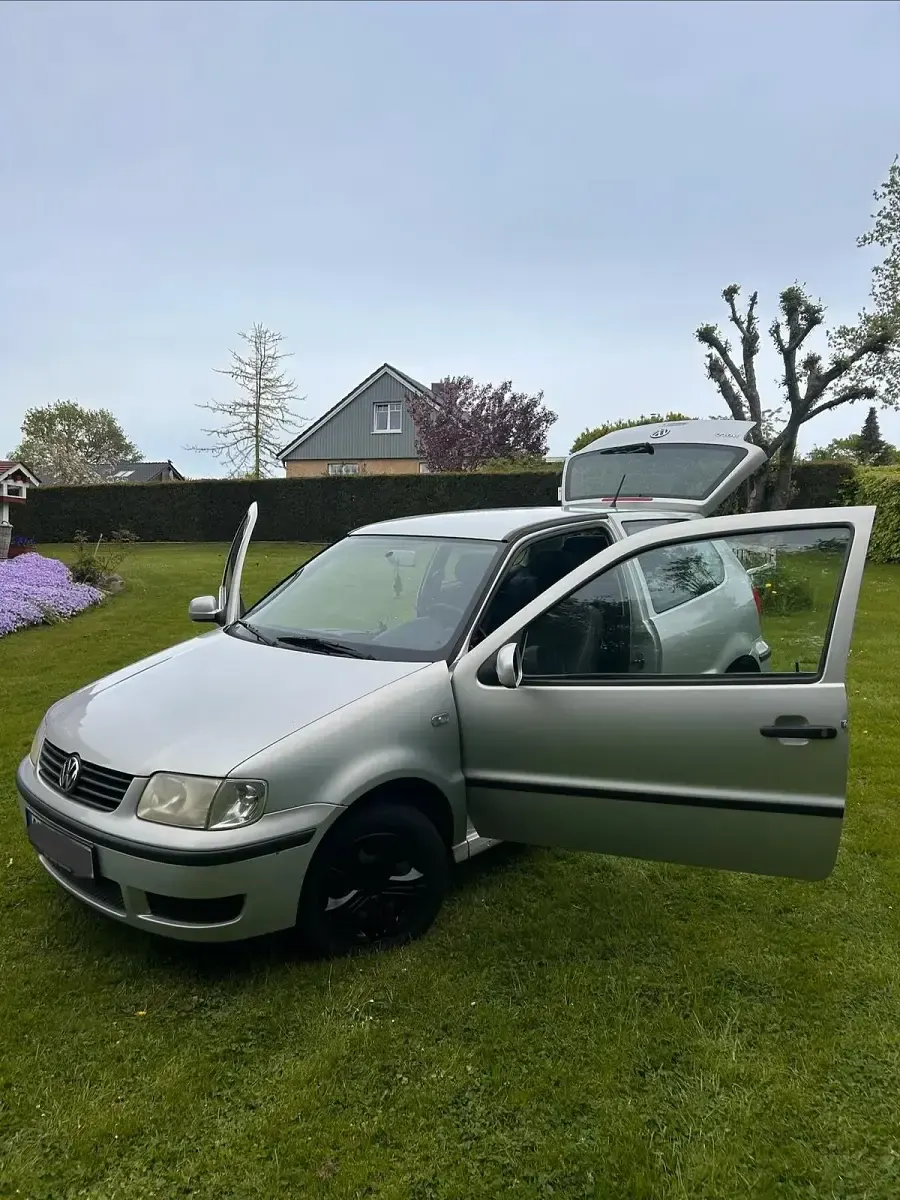 Gebraucht VW Polo 50 PS (36 kW) 2000 Silber Kleinwagen