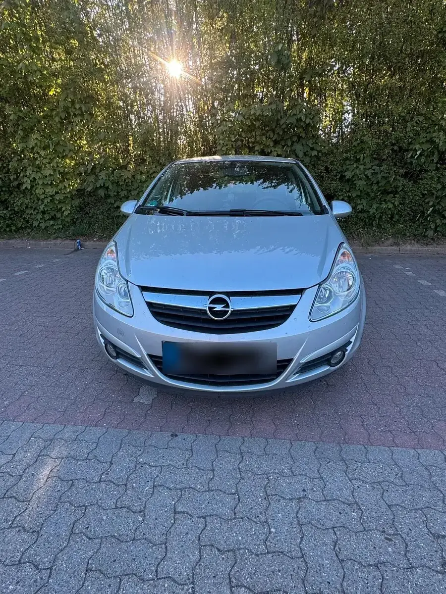 Gebraucht Opel Corsa 75 PS (55 kW) 2010 Silber Kleinwagen