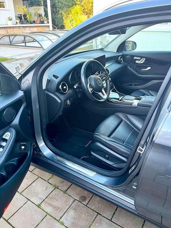 Gebraucht Mercedes GLC300 194 PS (142 kW) 2022 Grau SUV