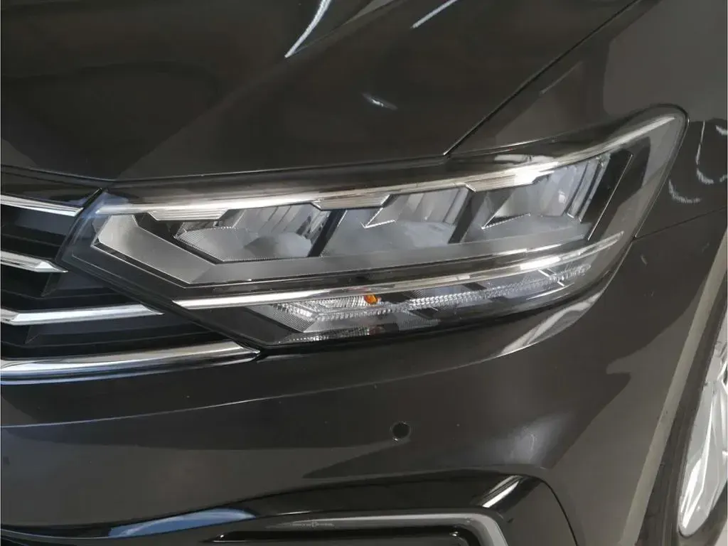 Gebraucht VW Passat GTE 218 PS (160 kW) 2022 Grau Kombi