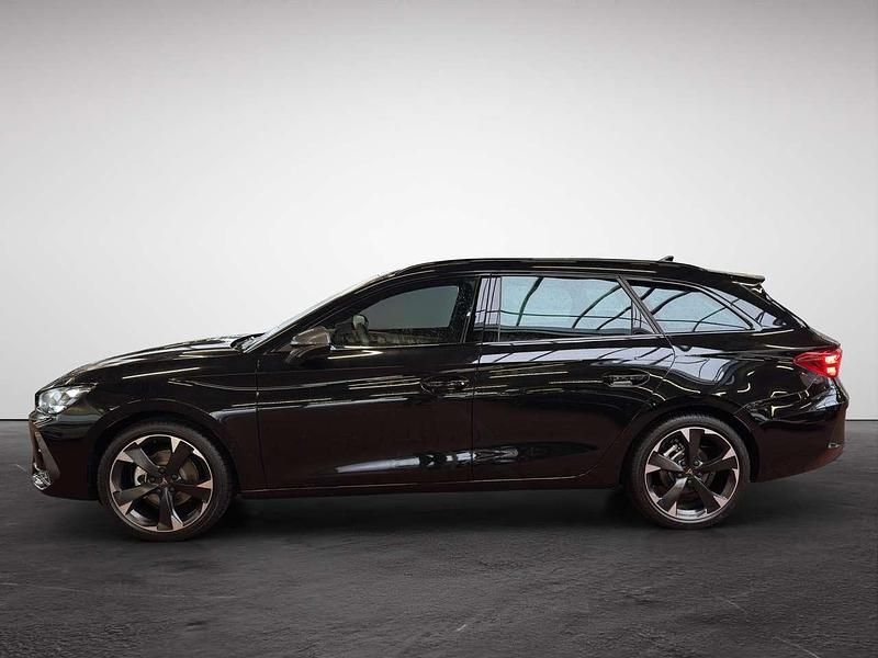 Neu Cupra Leon 150 PS (110 kW) 2025 Mitternachtsschwarz metallic Kombi