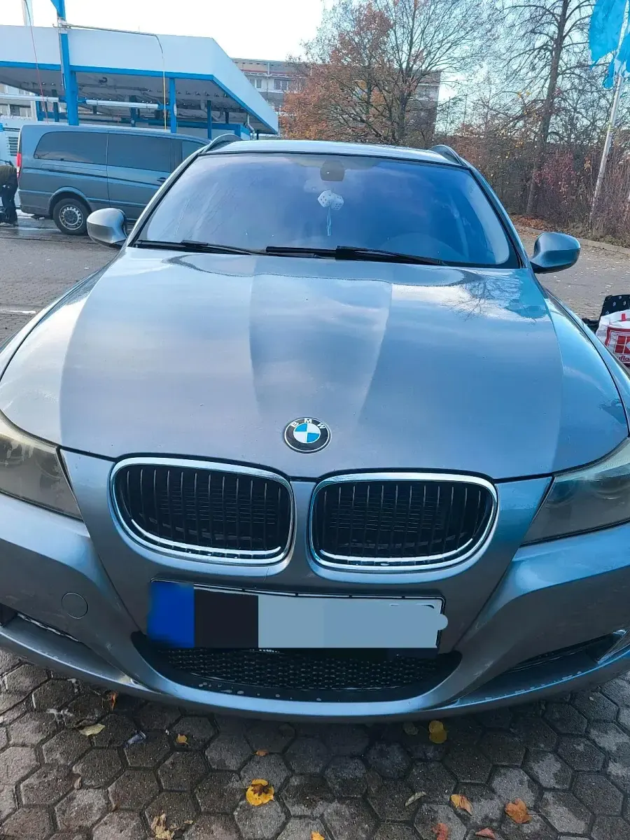 Gebraucht BMW 320 184 PS (135 kW) 2012 Grau Kombi