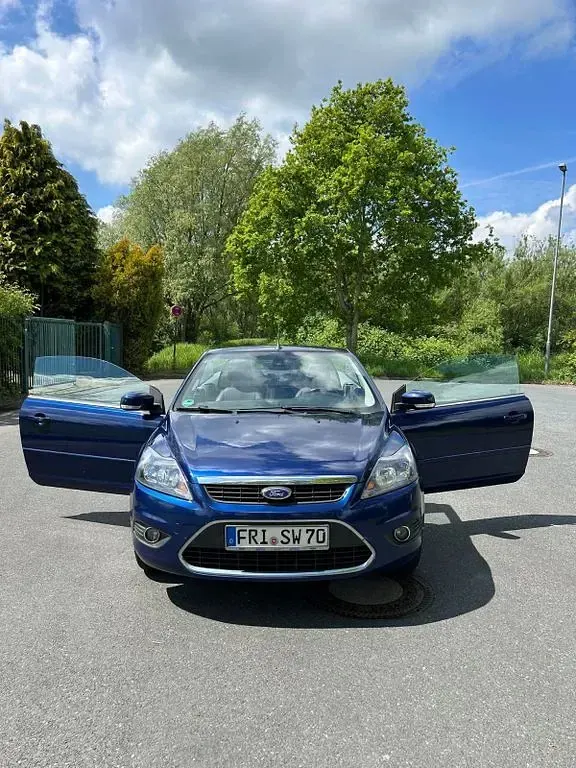 Gebraucht Ford Focus Cabriolet Trend 145 PS (106 kW) 2010 Blau Cabrio