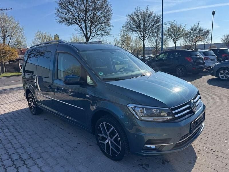Second-hand VW Caddy Maxi Highline 150 CP (110 kW) 2017 Verde Monovolum