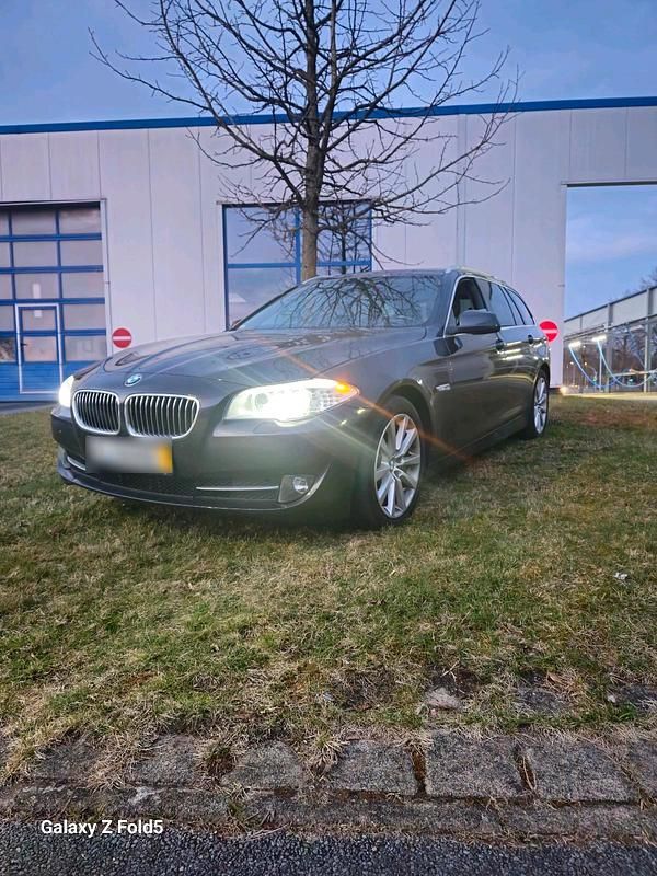 Gebraucht BMW 530 258 PS (189 kW) 2013 Grau Kombi