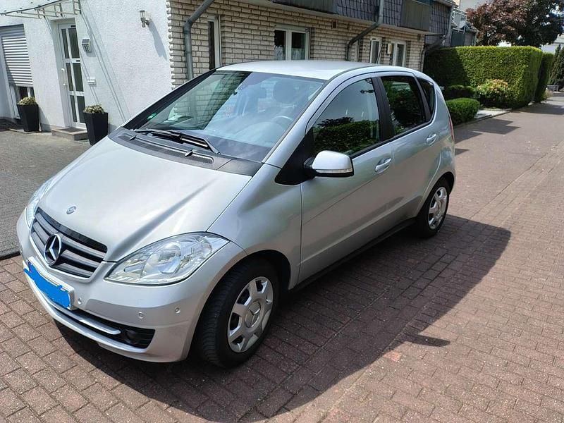 Silber Gebraucht 2008 Mercedes A170 Classic Limousine | 5.250 € (Fairer Preis) - Bild 1/4