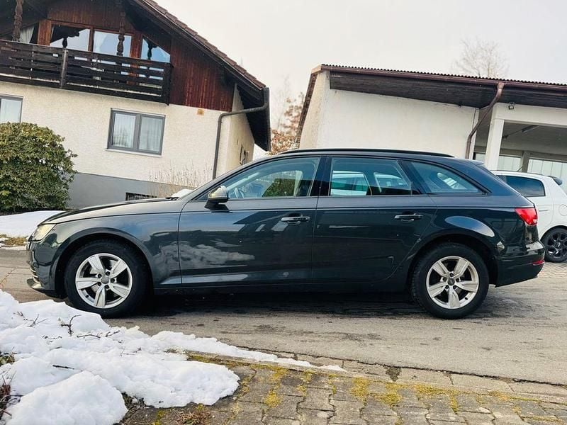 Gebraucht Audi A4 Basis 150 PS (110 kW) 2016 Grau Kombi