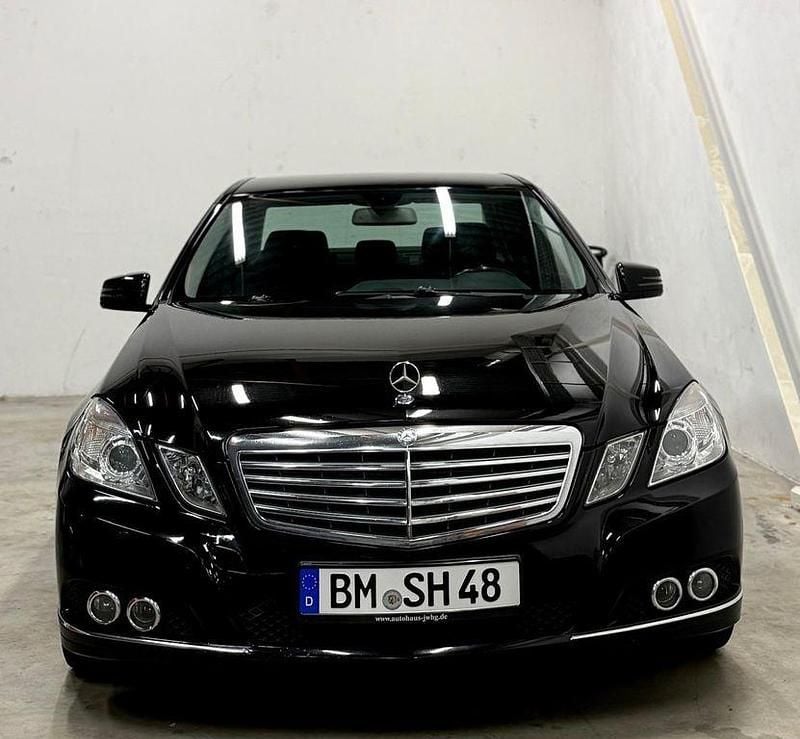 Schwarz Gebraucht 2009 Mercedes E350 Limousine | 6.999 € (Superpreis) - Bild 1/4