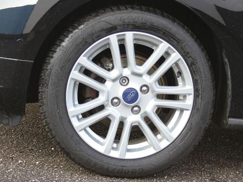 Gebraucht Ford Tourneo Courier Titanium 101 PS (74 kW) 2018 Schwarz Van / Kleinbus