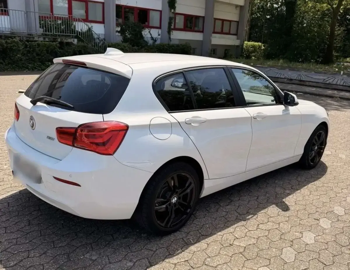 Gebraucht BMW 116 M Sport 109 PS (80 kW) 2016 Weiß Kleinwagen