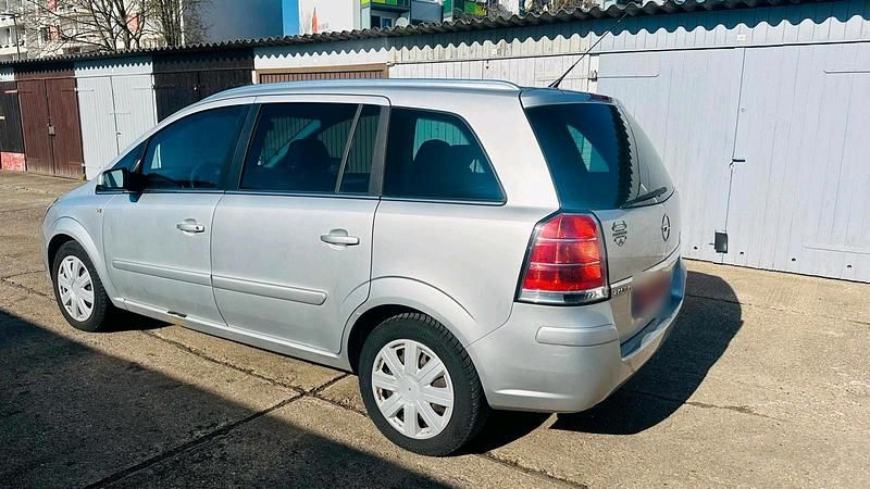Gebraucht Opel Zafira 2007 Silber Van / Kleinbus