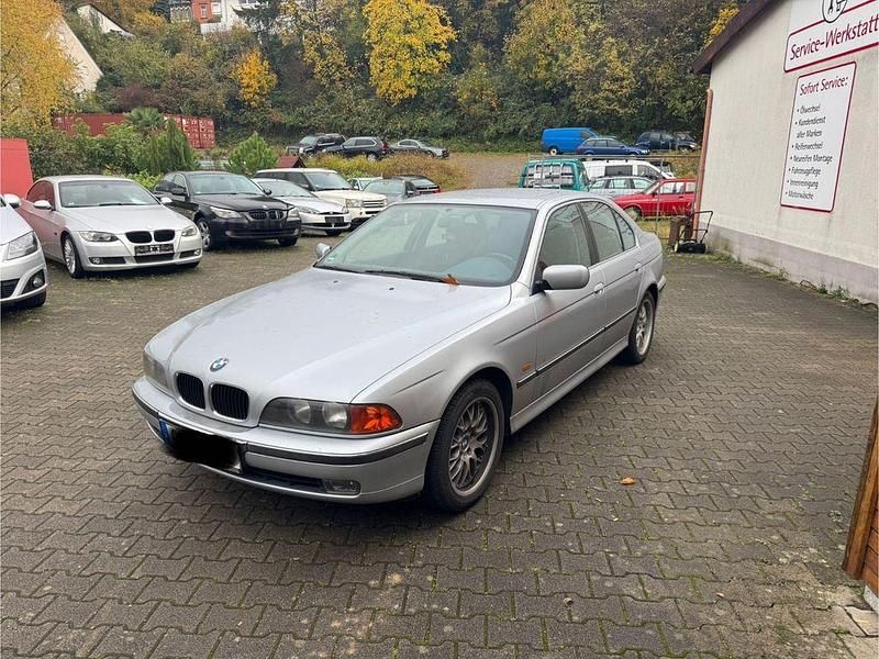 Silber Gebraucht 1997 BMW 528 Basis Limousine | 7.899 € (Fairer Preis) - Bild 1/4