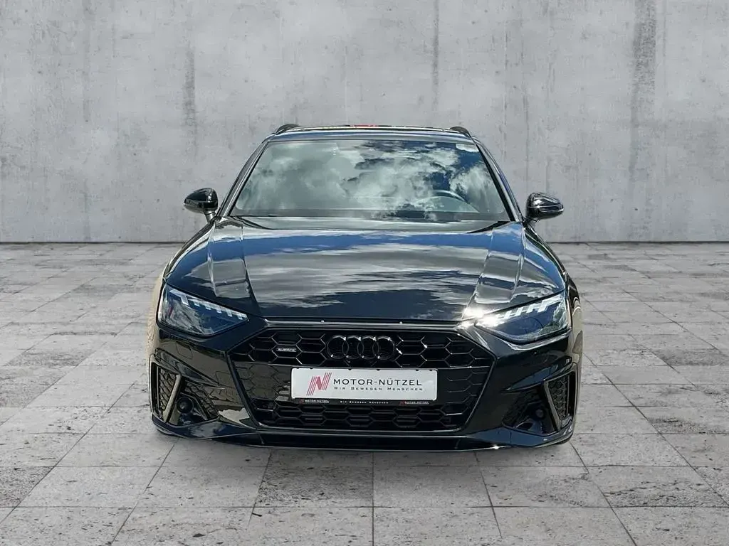 Gebraucht Audi A4 Competition 265 PS (194 kW) 2025 Mythosschwarz metallic Limousine