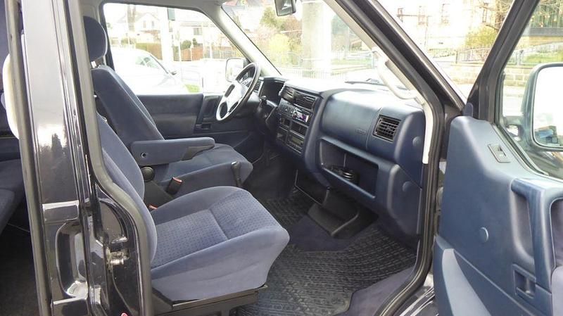 Gebraucht VW T4 102 PS (75 kW) 1999 Schwarz Van