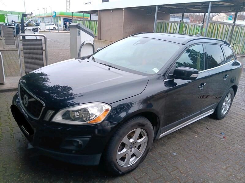 Schwarz Gebraucht 2010 Volvo XC60 Momentum SUV | 9.300 € (Fairer Preis) - Bild 1/4