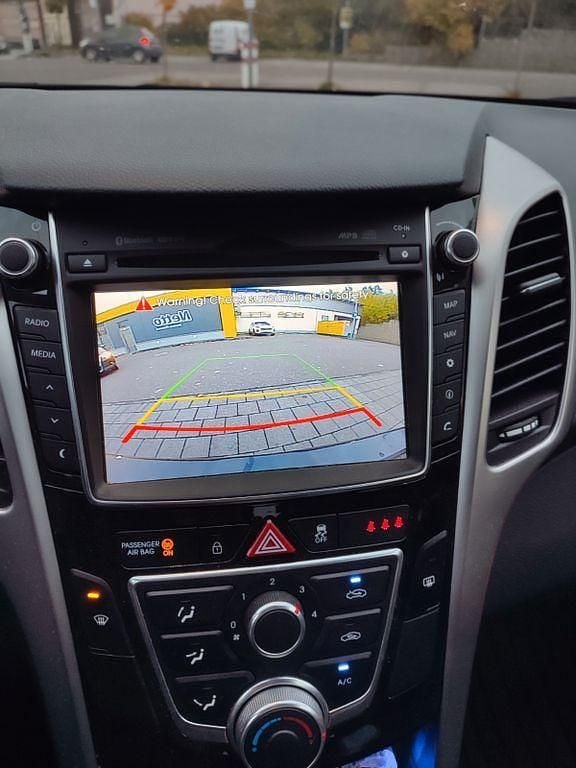 Gebraucht Hyundai i30 110 PS (80 kW) 2017 Schwarz Limousine