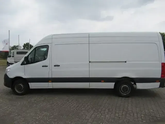 Gebraucht Mercedes Sprinter 163 PS (119 kW) 2021 Weiß Van