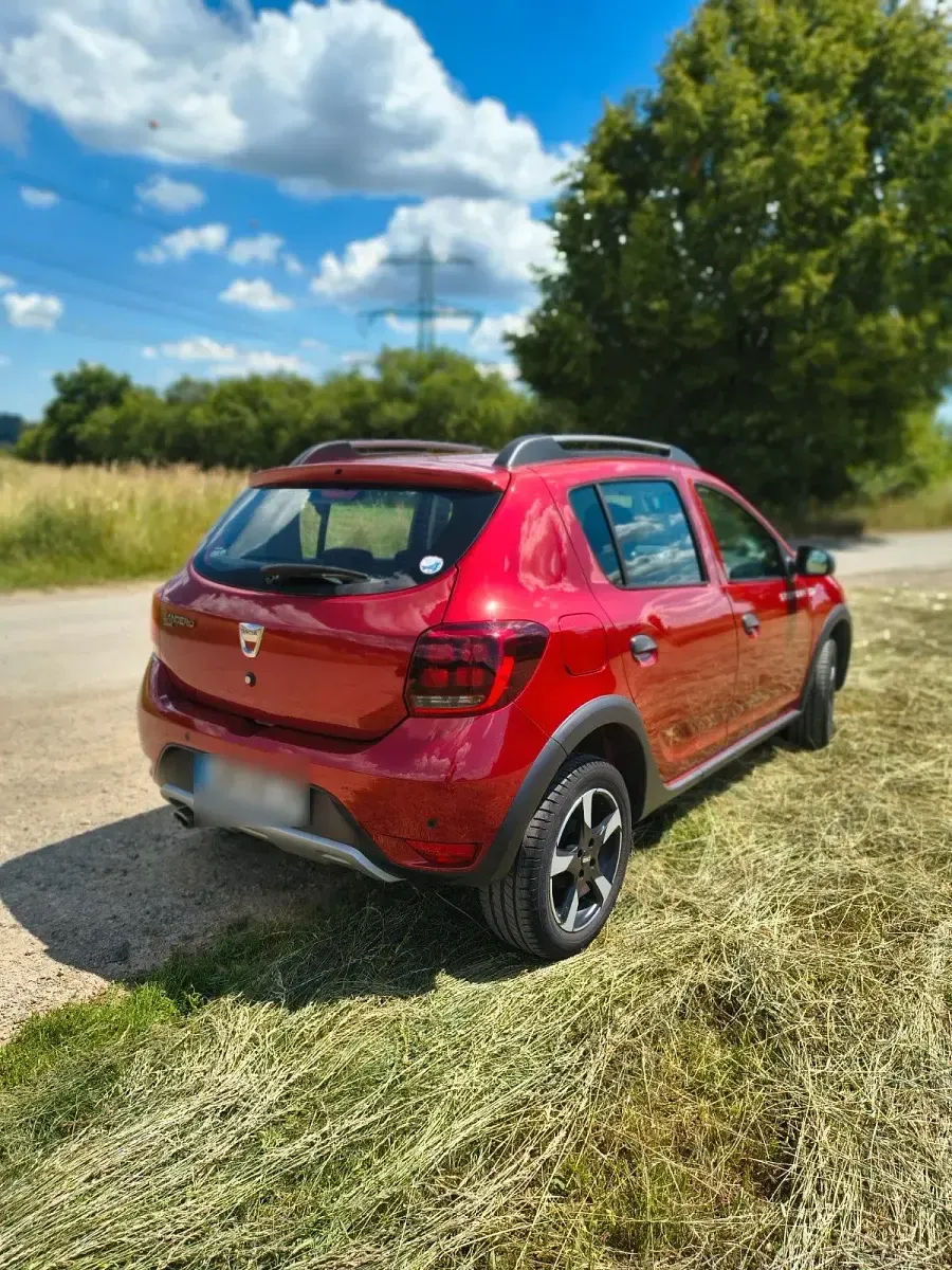 Gebraucht Dacia Sandero Prestige 90 PS (66 kW) 2019 Rot SUV