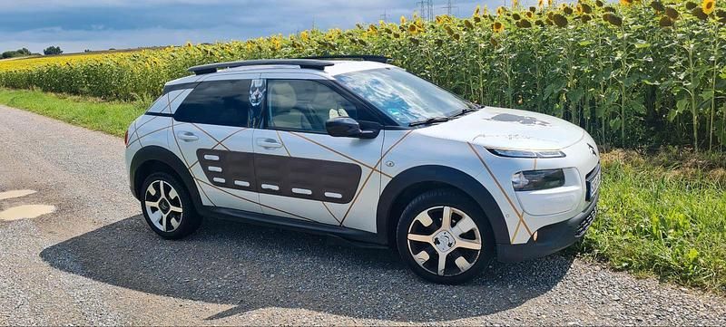 Weiß Gebraucht 2015 Citroën C4 Cactus Kleinwagen | 4.999 € (Superpreis) - Bild 1/4