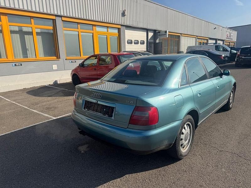 Usata Audi A4 165 CV (121 kW) 1998 Blu Berlina