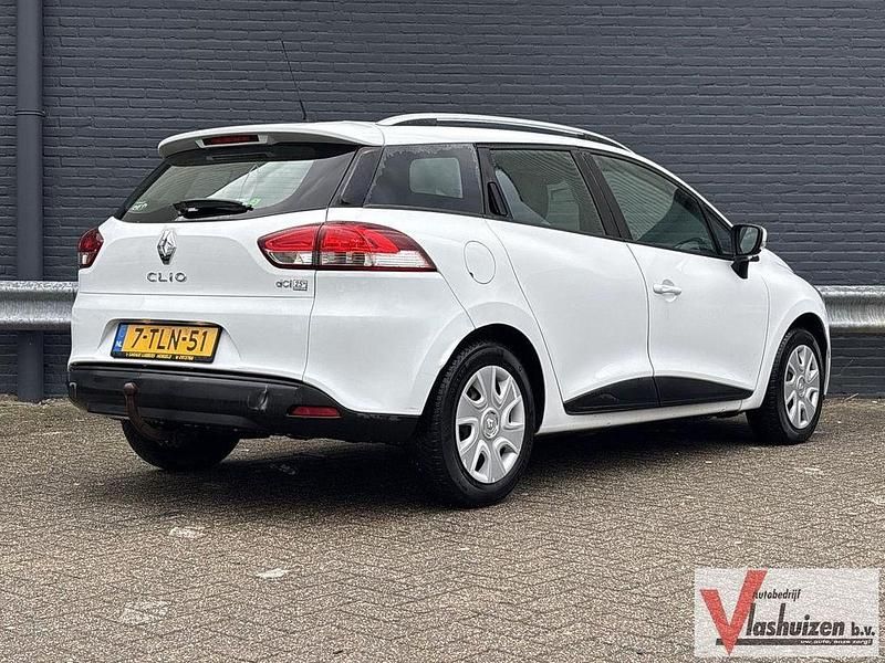 Używany Renault Clio IV Expression 90 KM (66 kW) 2014 Biały Kombi