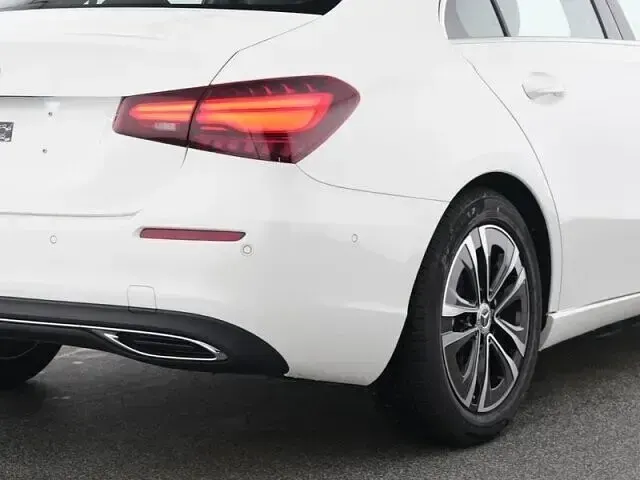 Gebraucht Mercedes A200 Progressive 163 PS (119 kW) 2025 Weiß Limousine