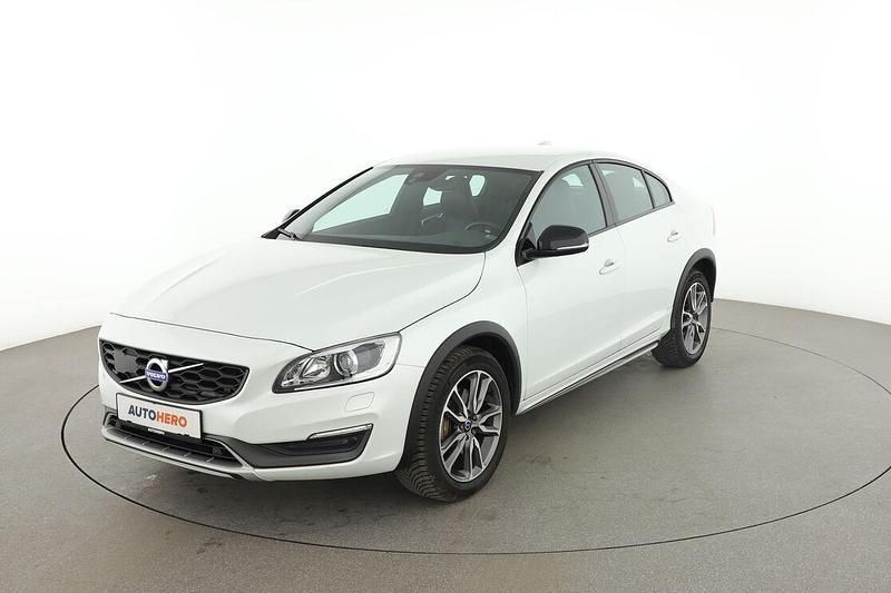 Weiß Gebraucht 2015 Volvo S60 CC Summum Limousine | 19.970 € - Bild 1/3