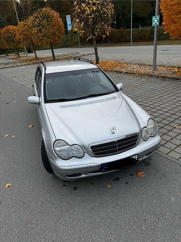 Silber Gebraucht 2003 Mercedes 200 Kombi | 3.300 € - Bild 1/4