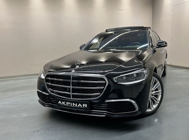 Schwarz obsidianschwarz metallic Gebraucht 2022 Mercedes S580 Limousine | 79.650 € - Bild 1/4