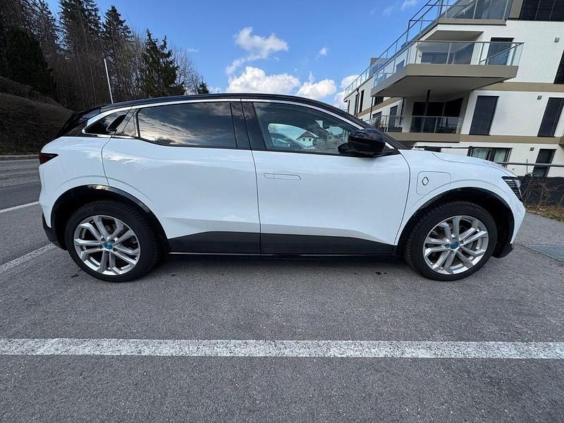 Gebraucht Renault Megane E-Tech Komfort 160 kW (218 PS) 2022 Weiß Limousine