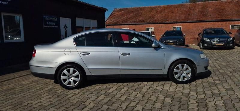 Gebraucht VW Passat Highline 140 PS (102 kW) 2009 Silber Limousine