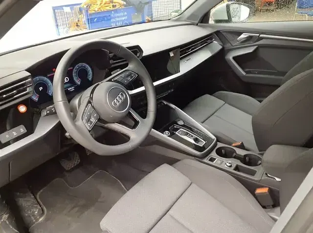 Używany Audi A3 Ambiente 150 KM (110 kW) 2026 Biały