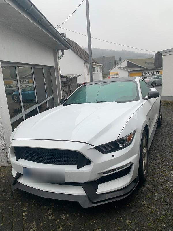 Second-hand Ford Mustang 310 CP (228 kW) 2017 Alb Coupe