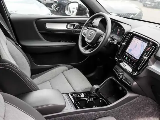Gebraucht Volvo XC40 145 PS (106 kW) 2025 SUV